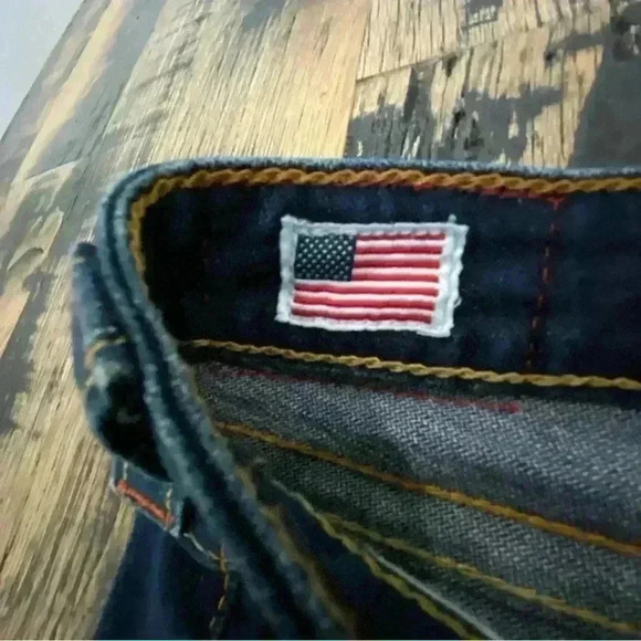 True Religion Lizzy Dark Wash Cropped Jeans Size 26 - Picture 6 of 12